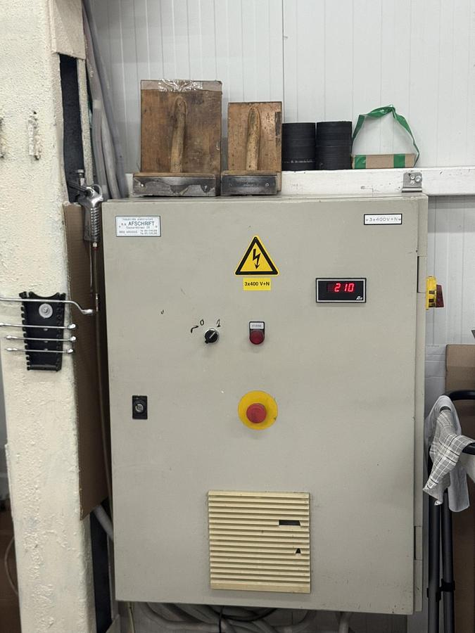 Used (visible in production) W&H MATADOR 26 with in-line flexo printer | Flat and gusseted paper bag making machine