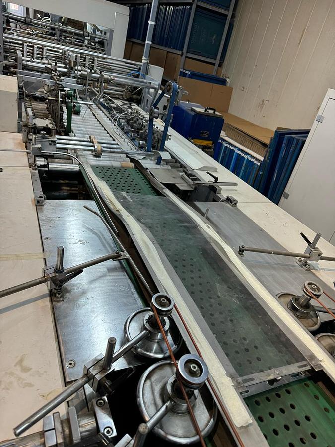 Used (visible in production) 2015 FANGBANG / JIANSHE  Sheet-Fed Paper Boutique Bag Making Machine  Model: ZD-QFP14B