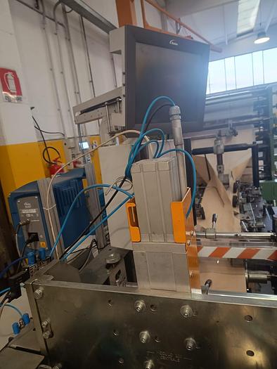 Used (visible in production) W&H TRIUMPH 3A with in-line 2 col. flexo | Square bottom paper bag makign machine (1/2 plies bags)