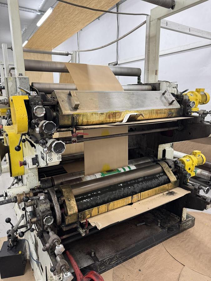 Used (visible in production) HOLWEG RS2 | Flat and gusseted paper bag making machine witn in-line flexo