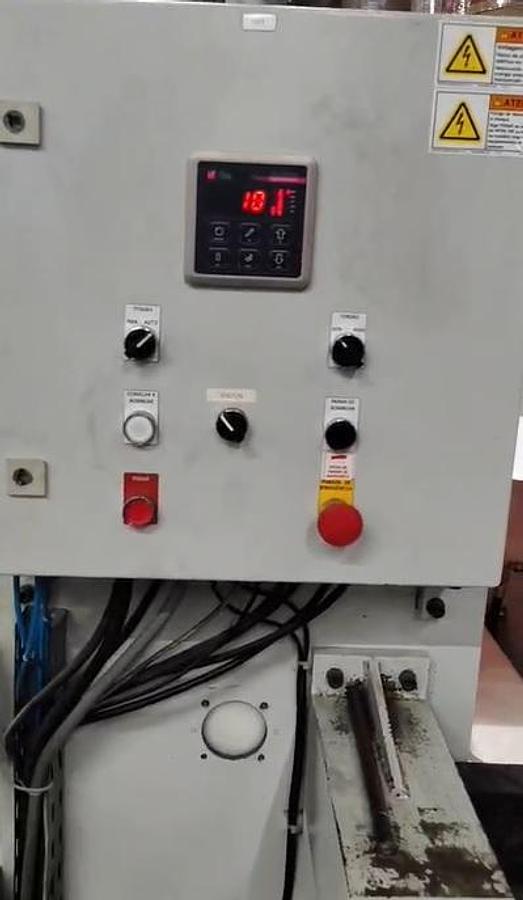 Used (visible in production) 2013 HOLWEG WEBER 5XF - Roll fed square bottom paper bag malking machine with TWISTED handles unit