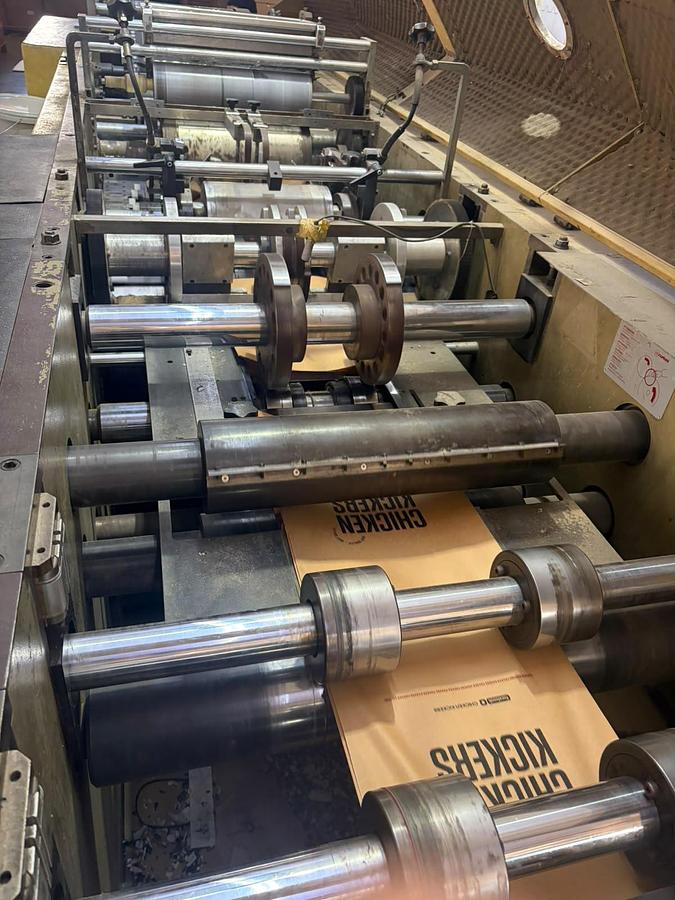 Used (visible in production) 2001 CURIONI SUN MASTER 540 - square bottom paper bag making machine with twisted handles unit