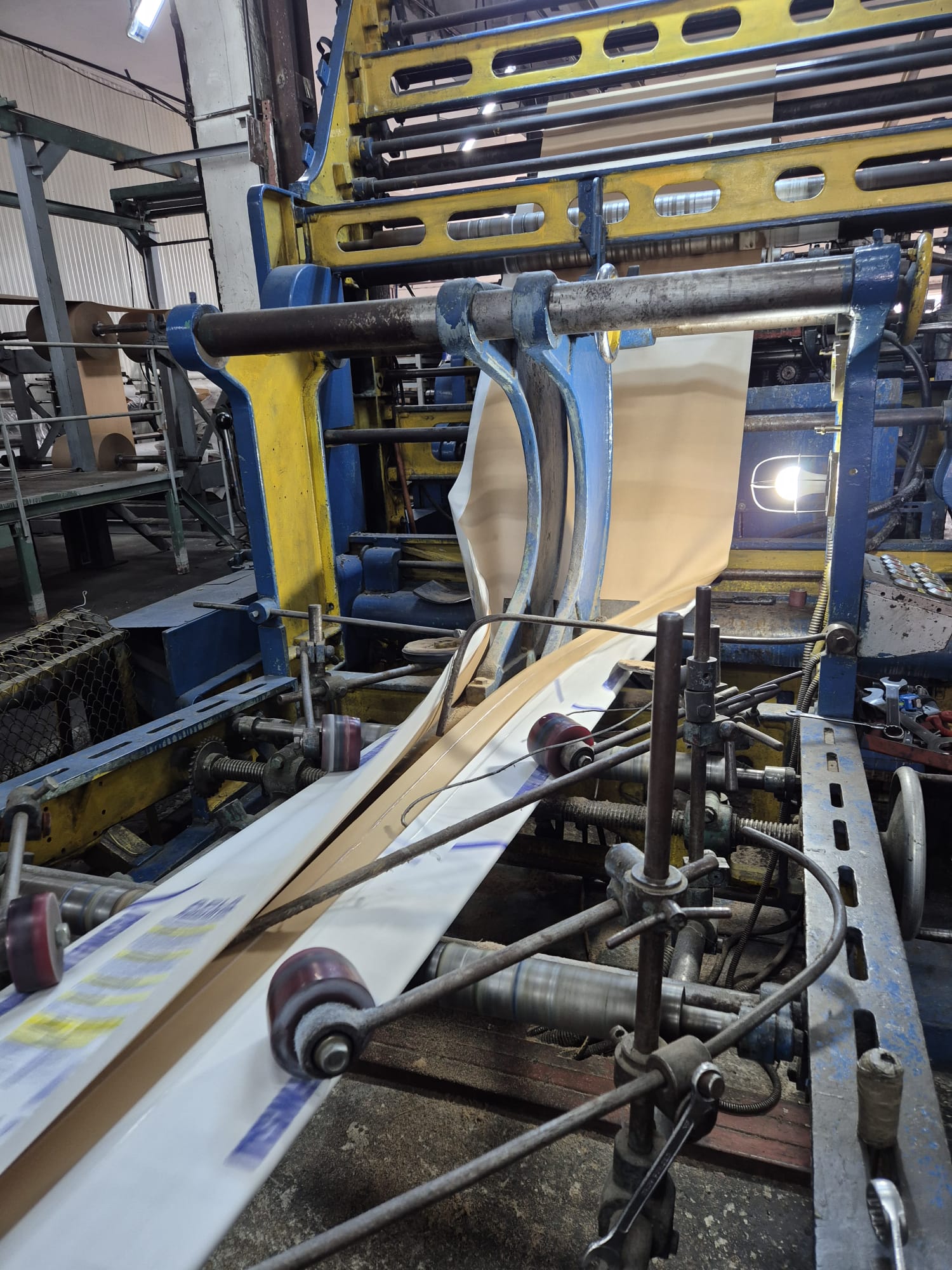 Used (visible in production) 1962 WINDMÖLLER & HÖLSCHER (W&H) AM 1130/65 | Tuber for paper sack