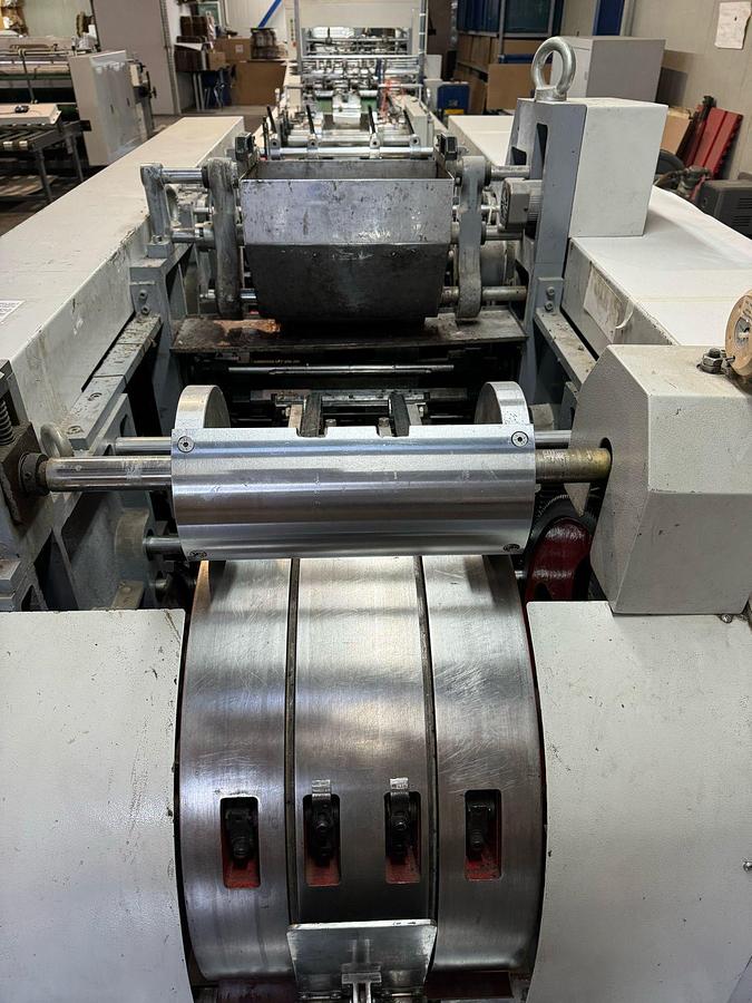 Used (visible in production) 2015 FANGBANG / JIANSHE  Sheet-Fed Paper Boutique Bag Making Machine  Model: ZD-QFP14B