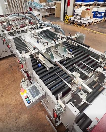 Used (visible in production) 2022 PETRATTO METRO SE 78 folding/gluing machine model  for premium e-commerce paper envelopes, with double adhesive strip