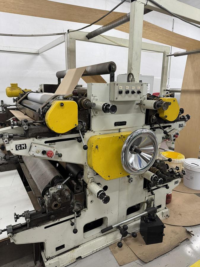 Used (visible in production) HOLWEG RS2 | Flat and gusseted paper bag making machine witn in-line flexo