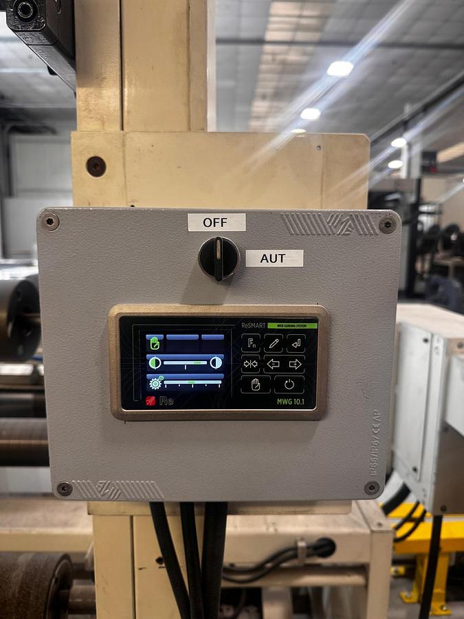 Used (visible in production) 1998 LAEM TR 305/06 SLITTER-REWINDER