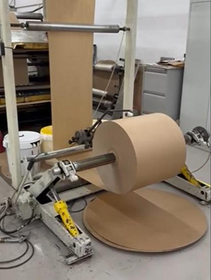 Used (visible in production) HOLWEG RS2 | Flat and gusseted paper bag making machine witn in-line flexo