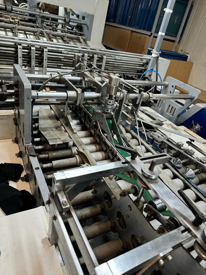 Used (visible in production) 2015 FANGBANG / JIANSHE  Sheet-Fed Paper Boutique Bag Making Machine  Model: ZD-QFP14B