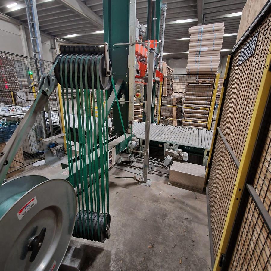 Used (assembled but no longer visible in production) 2019 Vertical strapping machine from OMS type 08RP with TR1400 strapping head