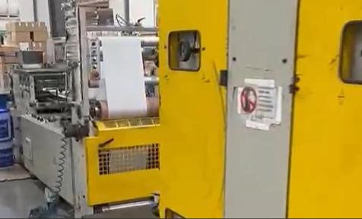 Used (visible in production) 2017 HOLWEG RX10 | flat and gusseted paper bag machine with in-line 4 col. flexo