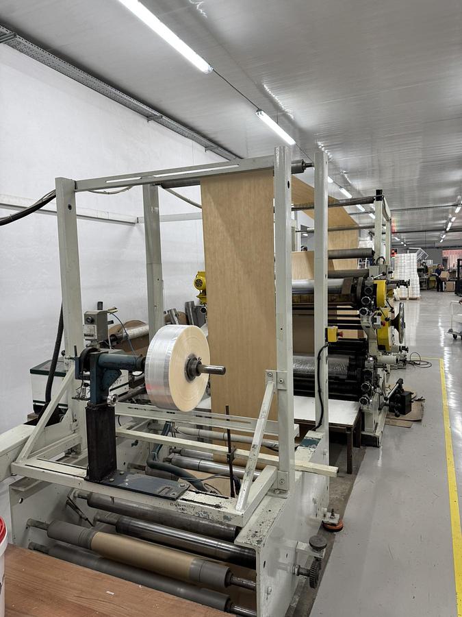 Used (visible in production) HOLWEG RS2 | Flat and gusseted paper bag making machine witn in-line flexo