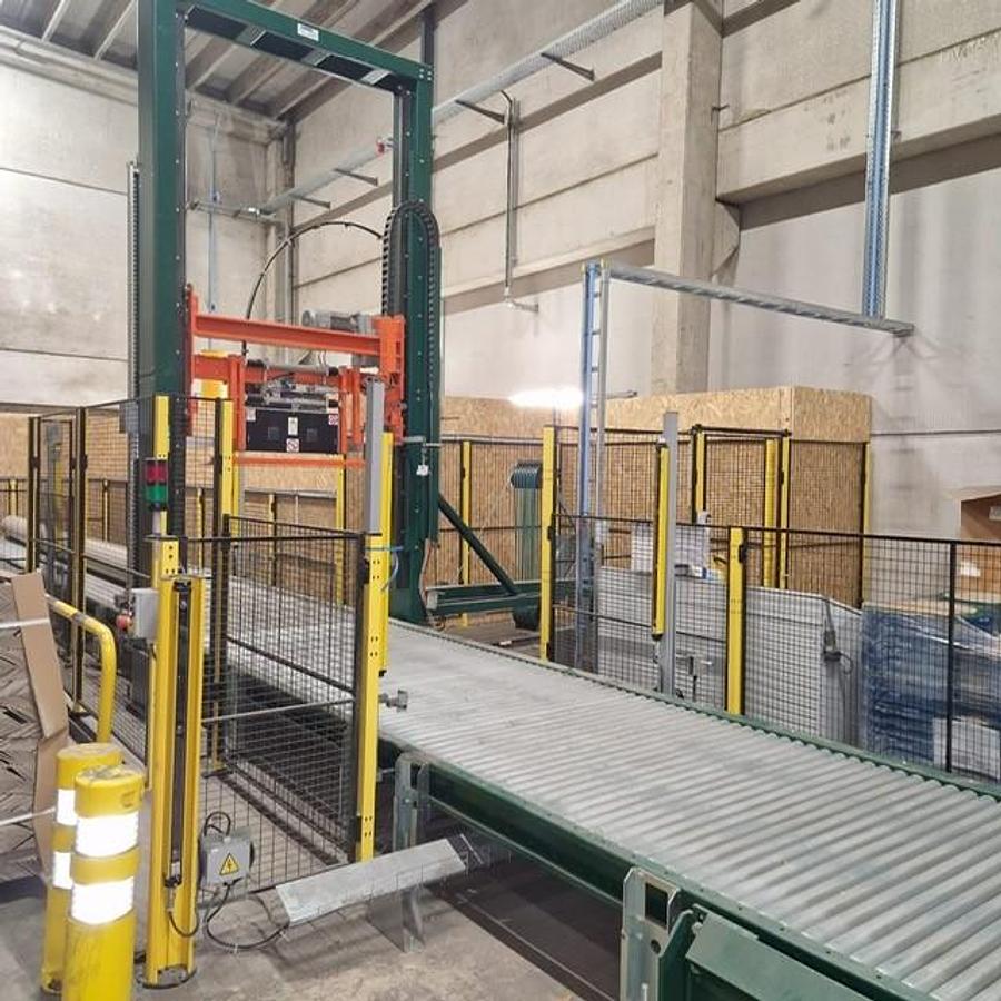 Used (assembled but no longer visible in production) 2019 Vertical strapping machine from OMS type 08RP with TR1400 strapping head