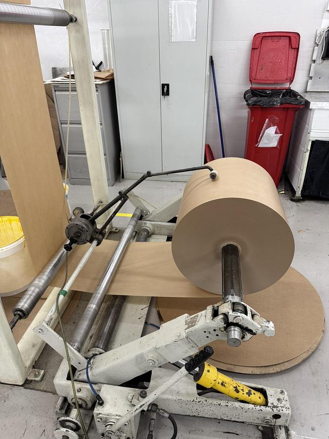 Used (visible in production) HOLWEG RS2 | Flat and gusseted paper bag making machine witn in-line flexo