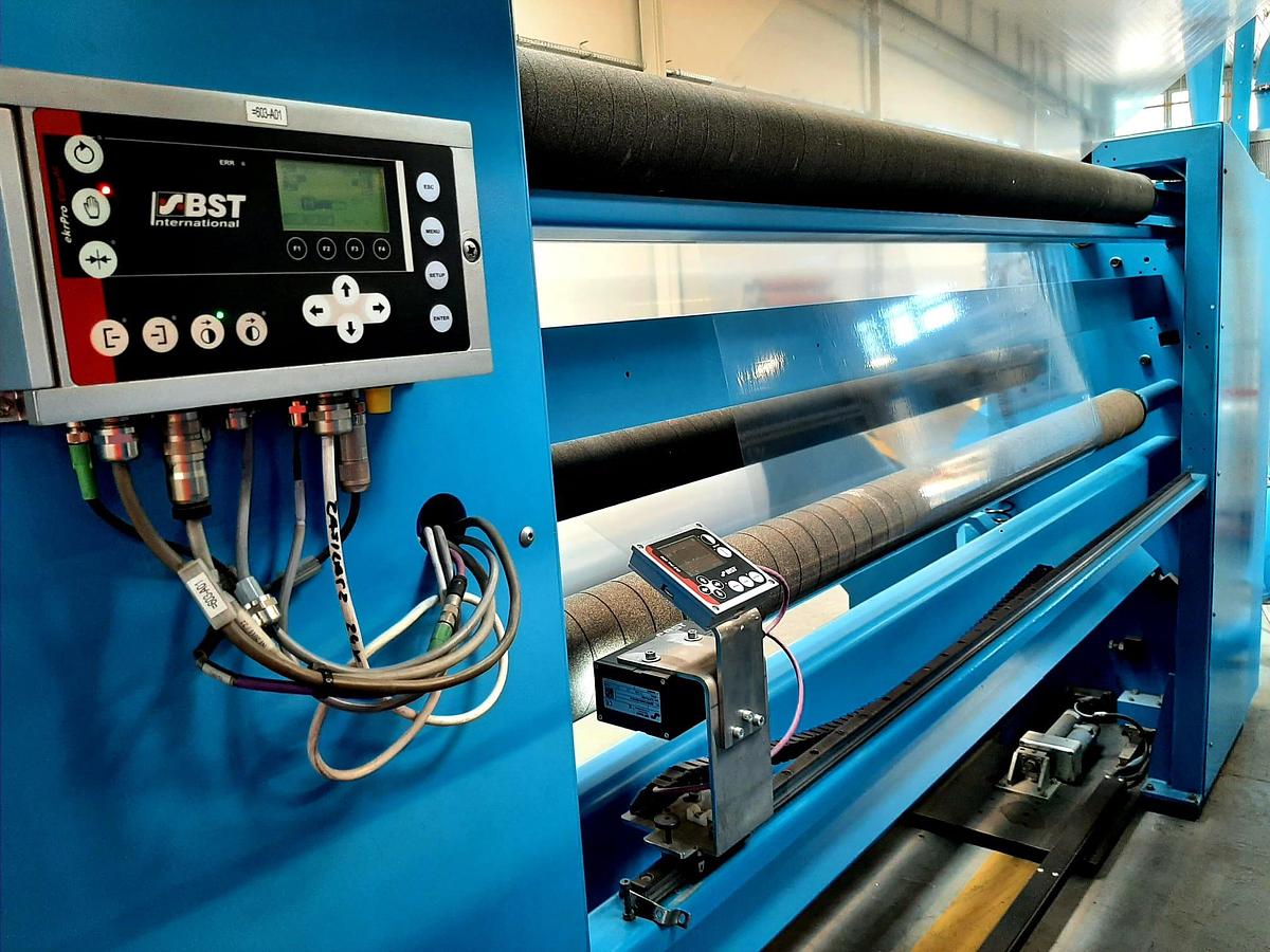 Used (visible in production) KAMPF Conslit II 20/085 | Slitter-Rewinder (2050 mm)
