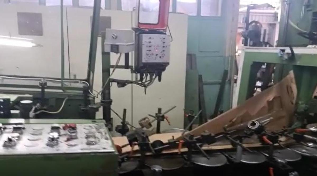 Used (visible in production) 1988 Fischer and Kecke Bielefeld 53BB/43CT - Square bottom paper bag machine with flat handles unit (2 plies)