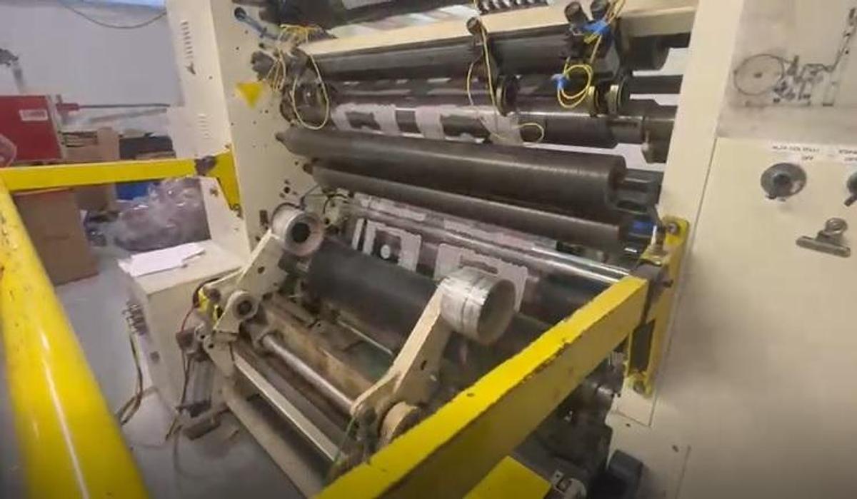 Used (visible in production) 1998 LAEM TR 305/06 SLITTER-REWINDER
