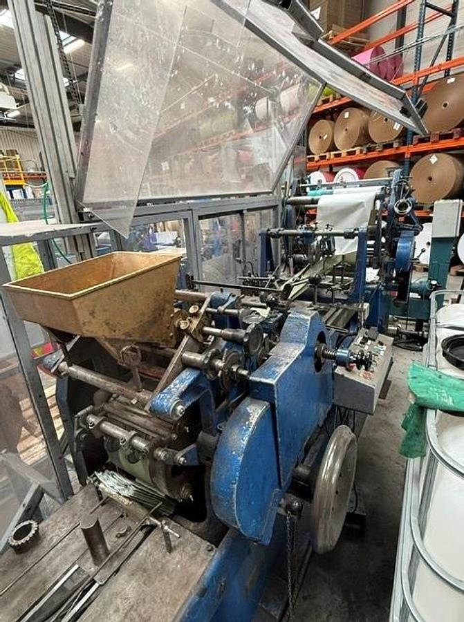 Used (visible in production) HOLWEG RS1 | Flat and gusseted paper bag making machine