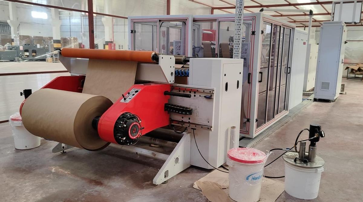 Used (visible in production) 2020 SOMTAS TC 18-46 FLAT HANDLE (Servo) - Square bottom paper bag making machine with FLAT handles