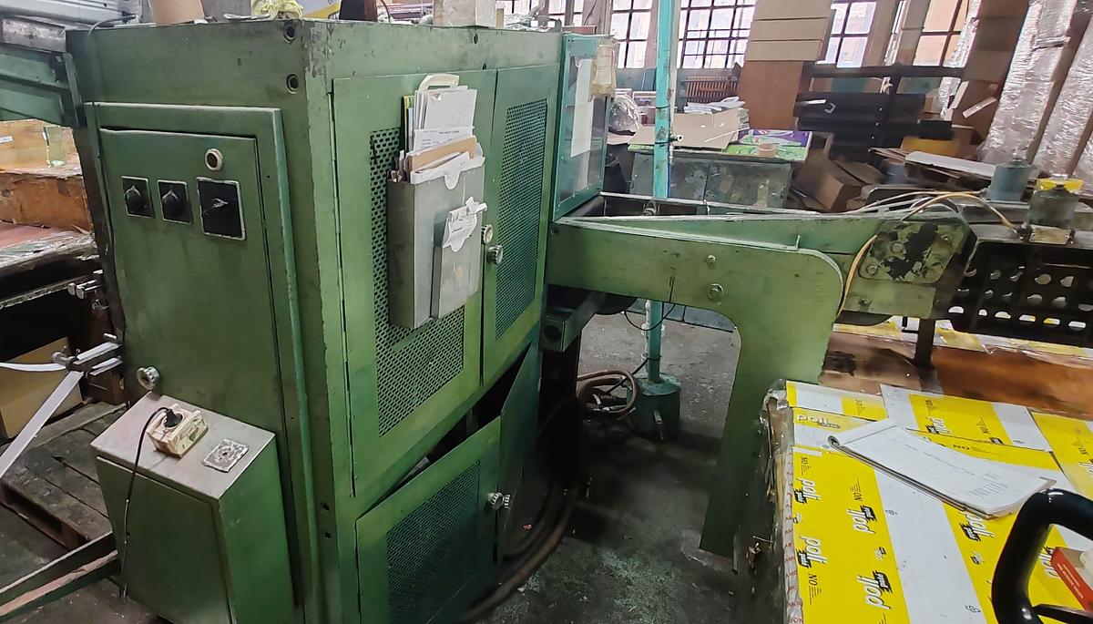 Used 1989 WINDMÖLLER & HÖLSCHER (W&H) T1441 -  (for external Flat Handle application on already made bags)