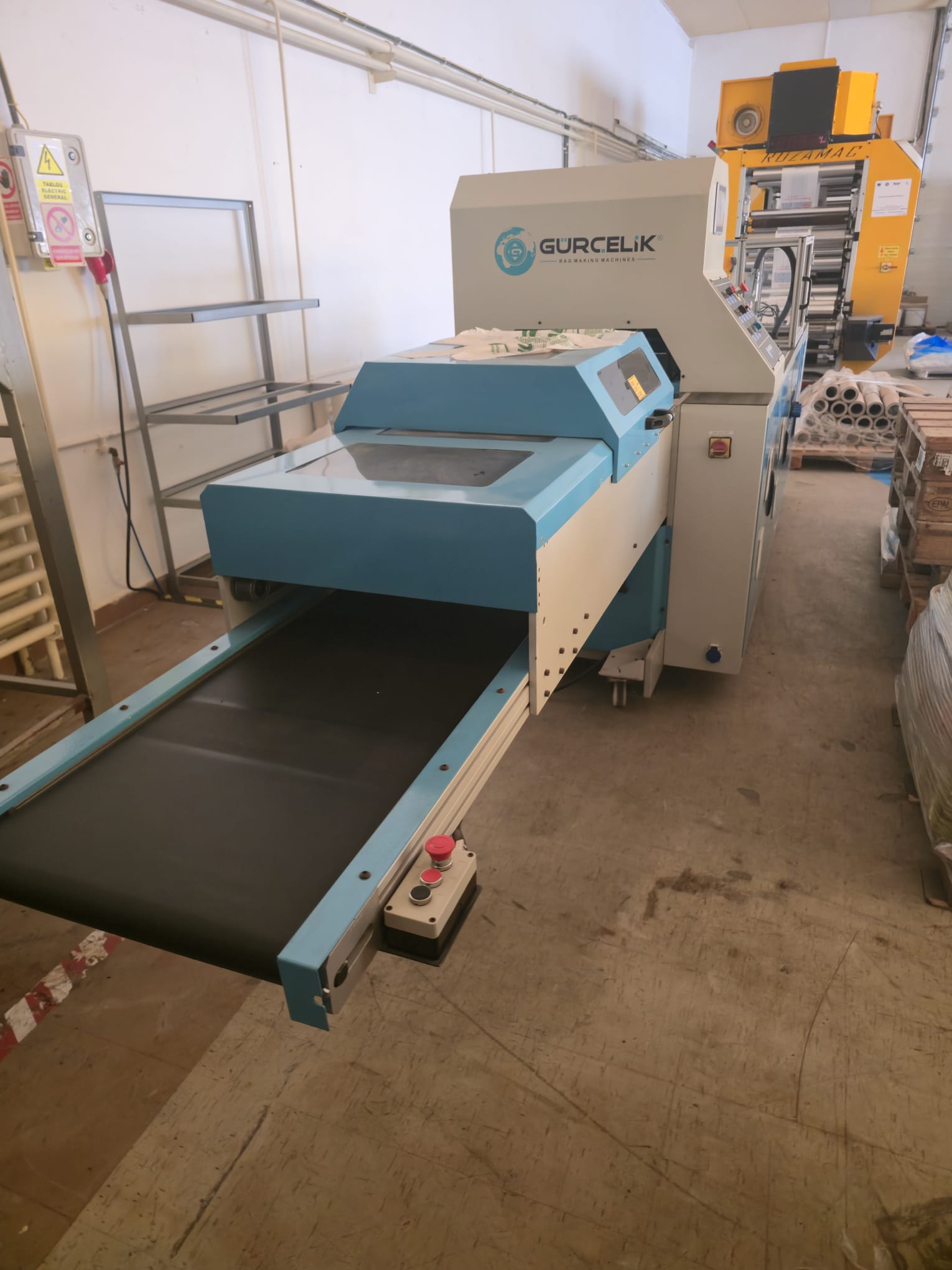 Used GÜRÇELİK ARLAS 500-T | T-Shirt Bag Cutting Machine (year 2022 but never used / like new)