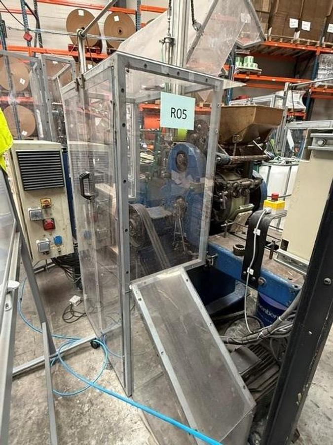 Used (visible in production) HOLWEG RS1 | Flat and gusseted paper bag making machine