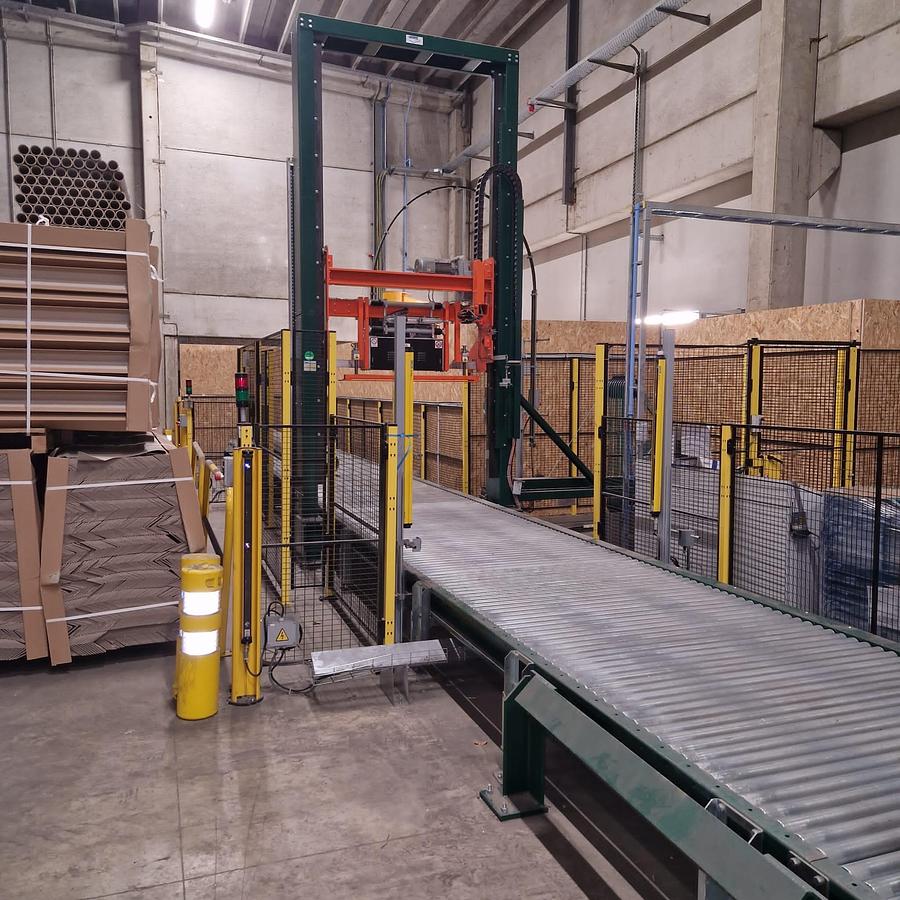 Used (assembled but no longer visible in production) 2019 Vertical strapping machine from OMS type 08RP with TR1400 strapping head