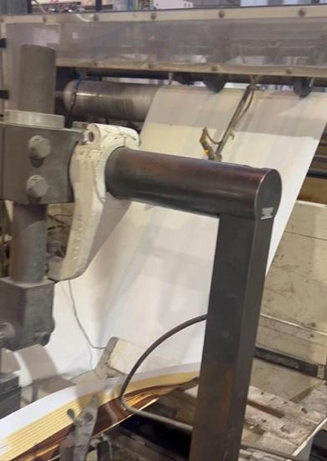 Used (visible in production) 2004 WINDMÖLLER & HÖLSCHER (W&H) NP-38/SERVO - Flat & satchel paper bag making machine