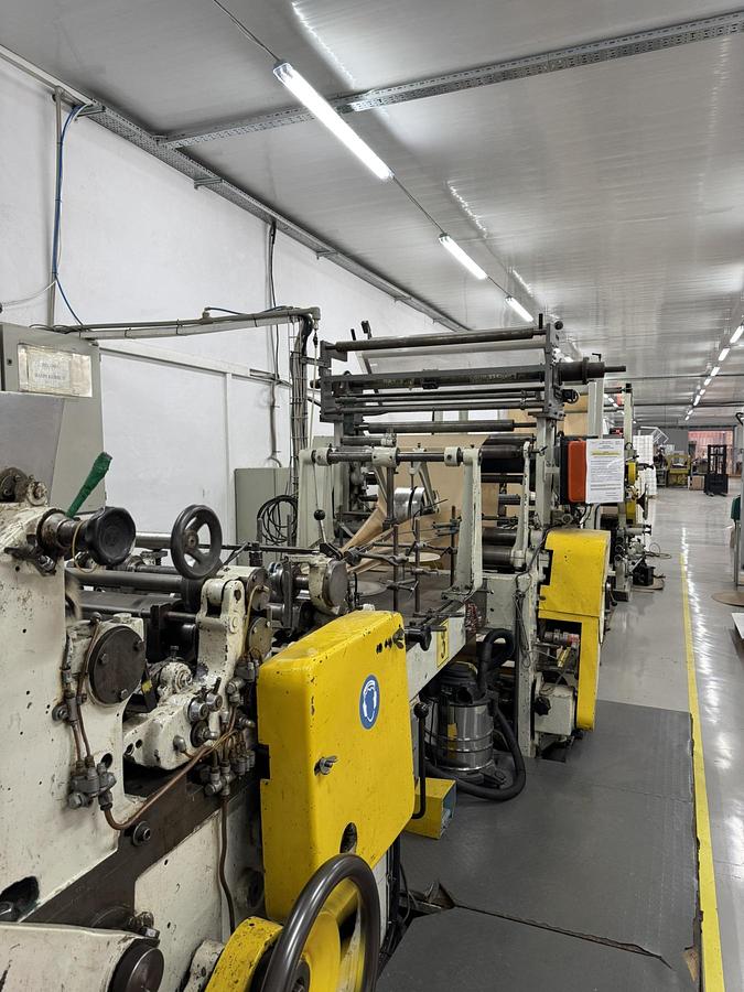 Used (visible in production) HOLWEG RS2 | Flat and gusseted paper bag making machine witn in-line flexo