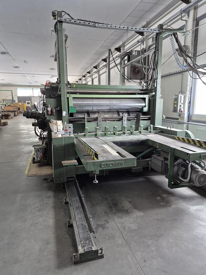 Used CURIONI 2200 Die cutter with flexo