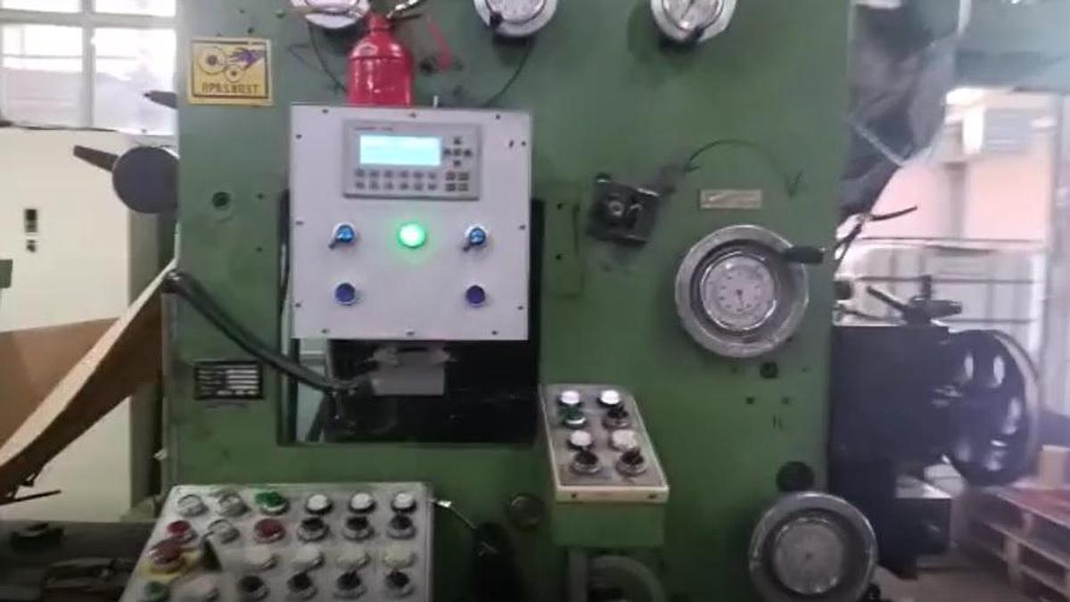 Used (visible in production) 1988 Fischer and Kecke Bielefeld 53BB/43CT - Square bottom paper bag machine with flat handles unit (2 plies)