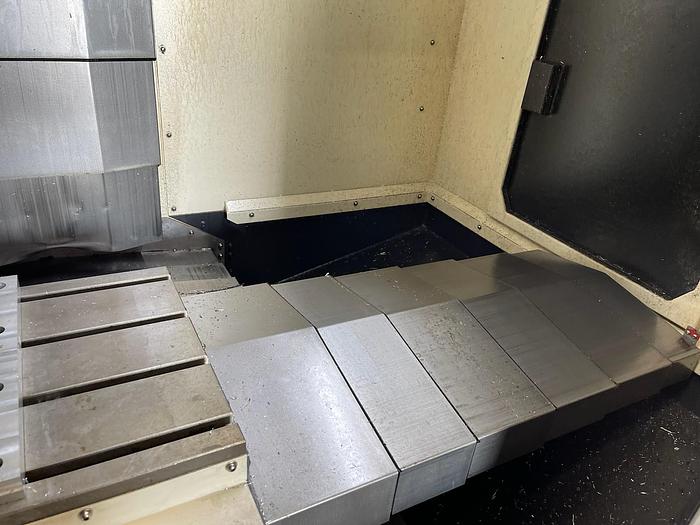 Used 2015 HYUNDAI WIA F400 CNC Vertical Machining Center (2 Available) F400