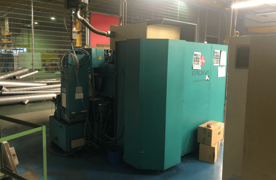 Used Makino EDNC-43 - Vertical machining centre - 1997