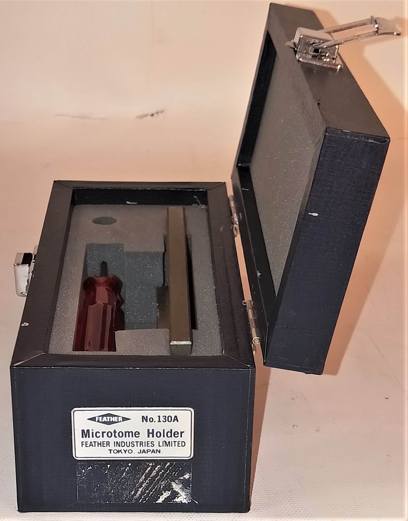 Used Feather Safety 130A Microtome Blade Holder
