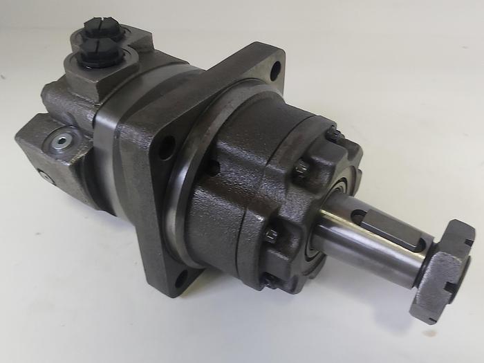 Hydraulikmotor für Hauptantrieb Kehrmaschine Comander C82, 3301533, Powerboss neu