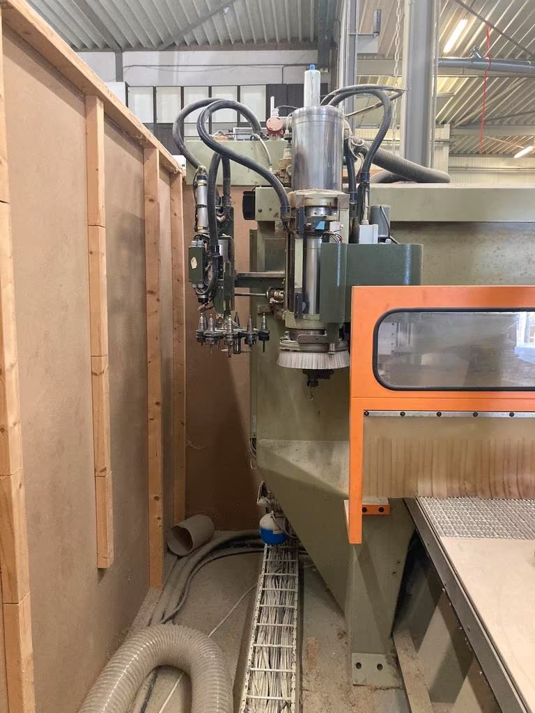 Used SCM Record 2 I CNC Machining Center
