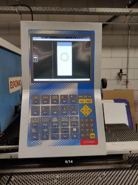 Gebruikt Euromac CX 750/30 I Perforatiemachine