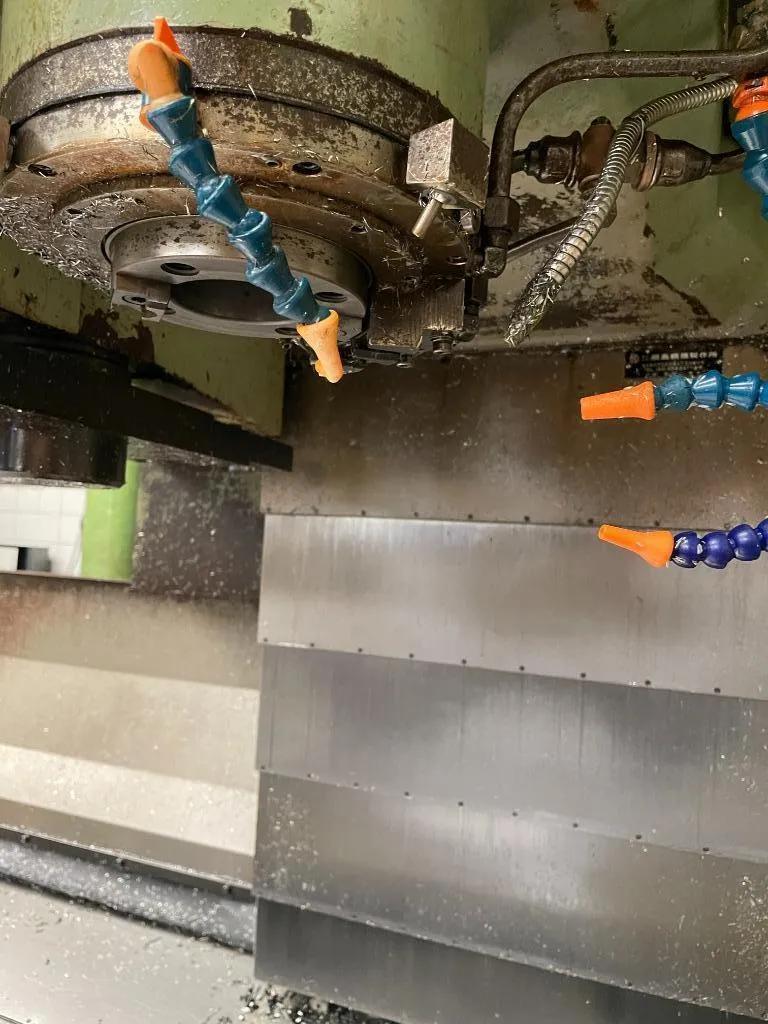 Gebruikt Okuma MC-5VA I Vertical Machining Center