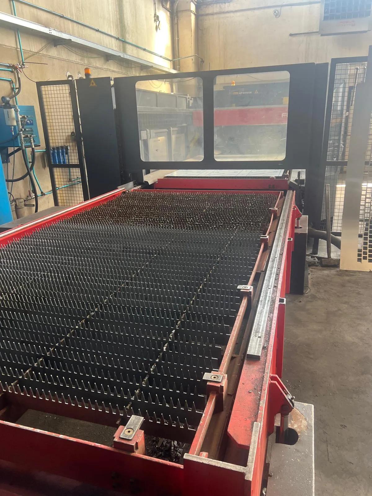 Gebruikt Amada FO-3015 I Laser Cutting