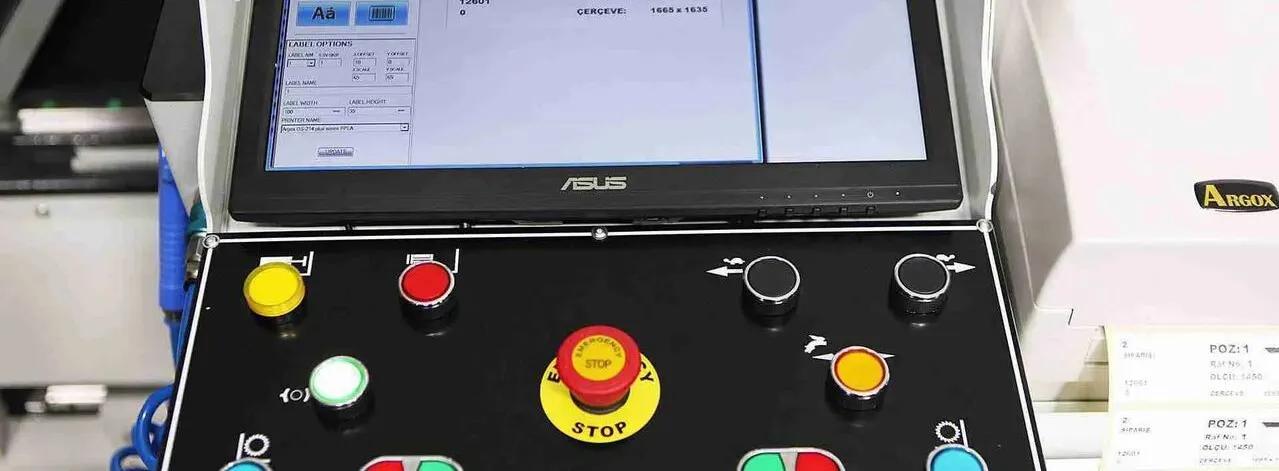 Ozgenc Makina OMRM 133 PRO I Máquina Automática de Corte de Aluminio de Doble Cabezal