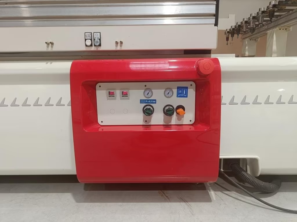 Used SCM Tech Z2 I CNC Machining Center I 2011