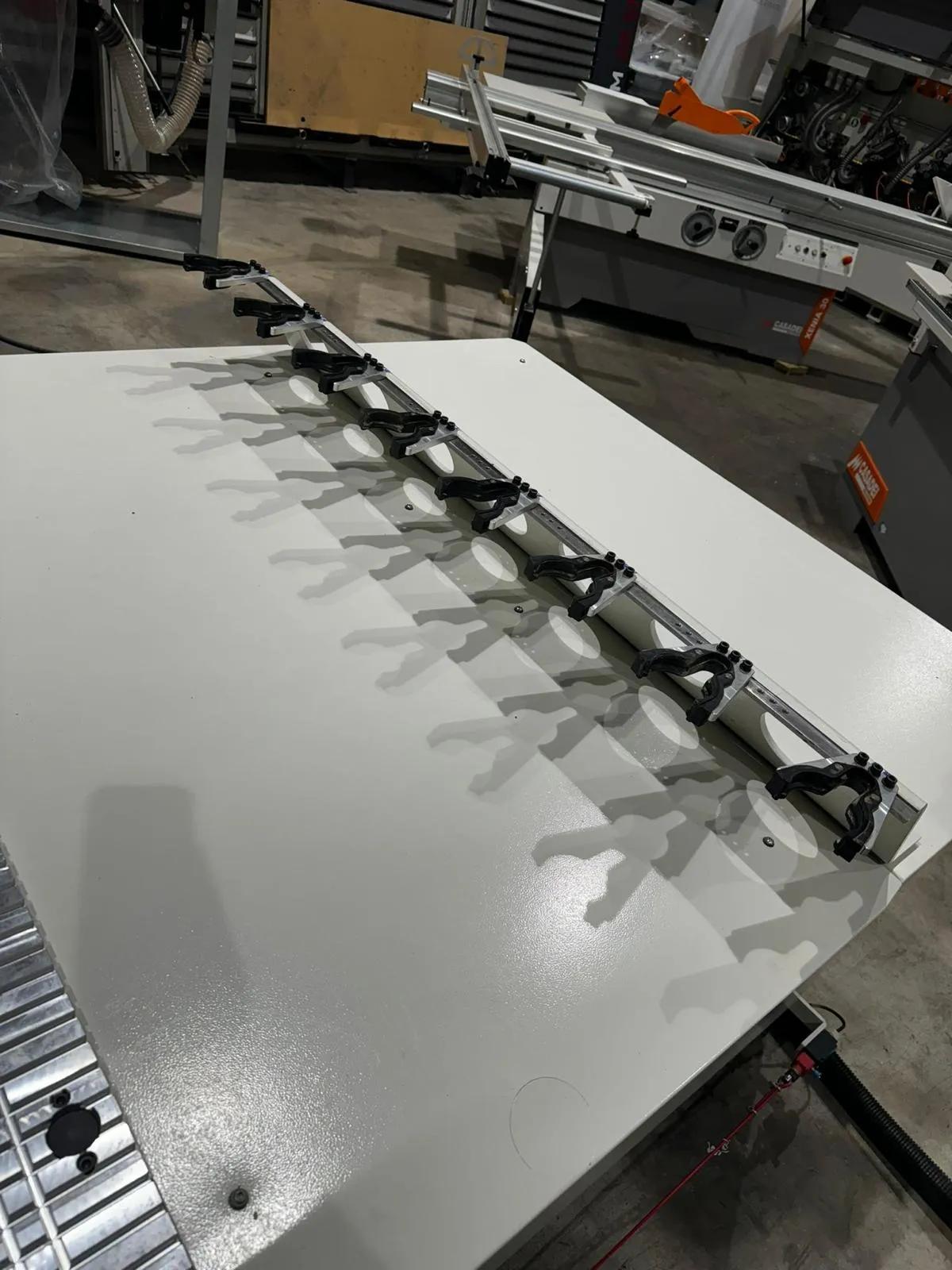 Usado Centro de Mecanizado CNC SCM Morbidelli N100 I