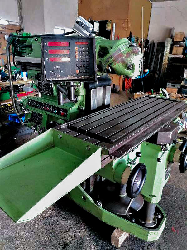 Gebruikt Huron NU4 - SK40 - Freesmachine