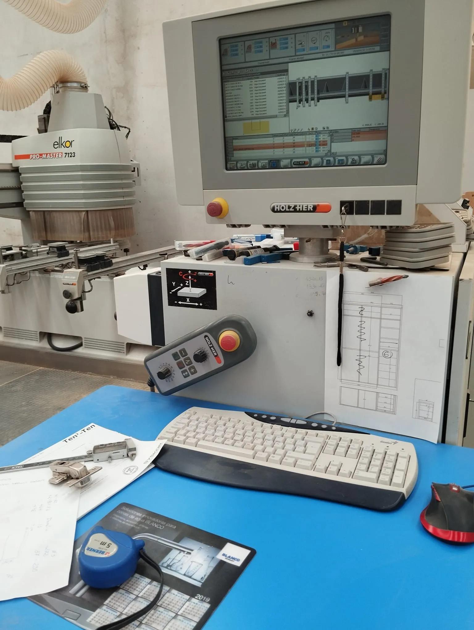Usado Centro de mecanizado CNC Holzher Pro-Master 7123 I