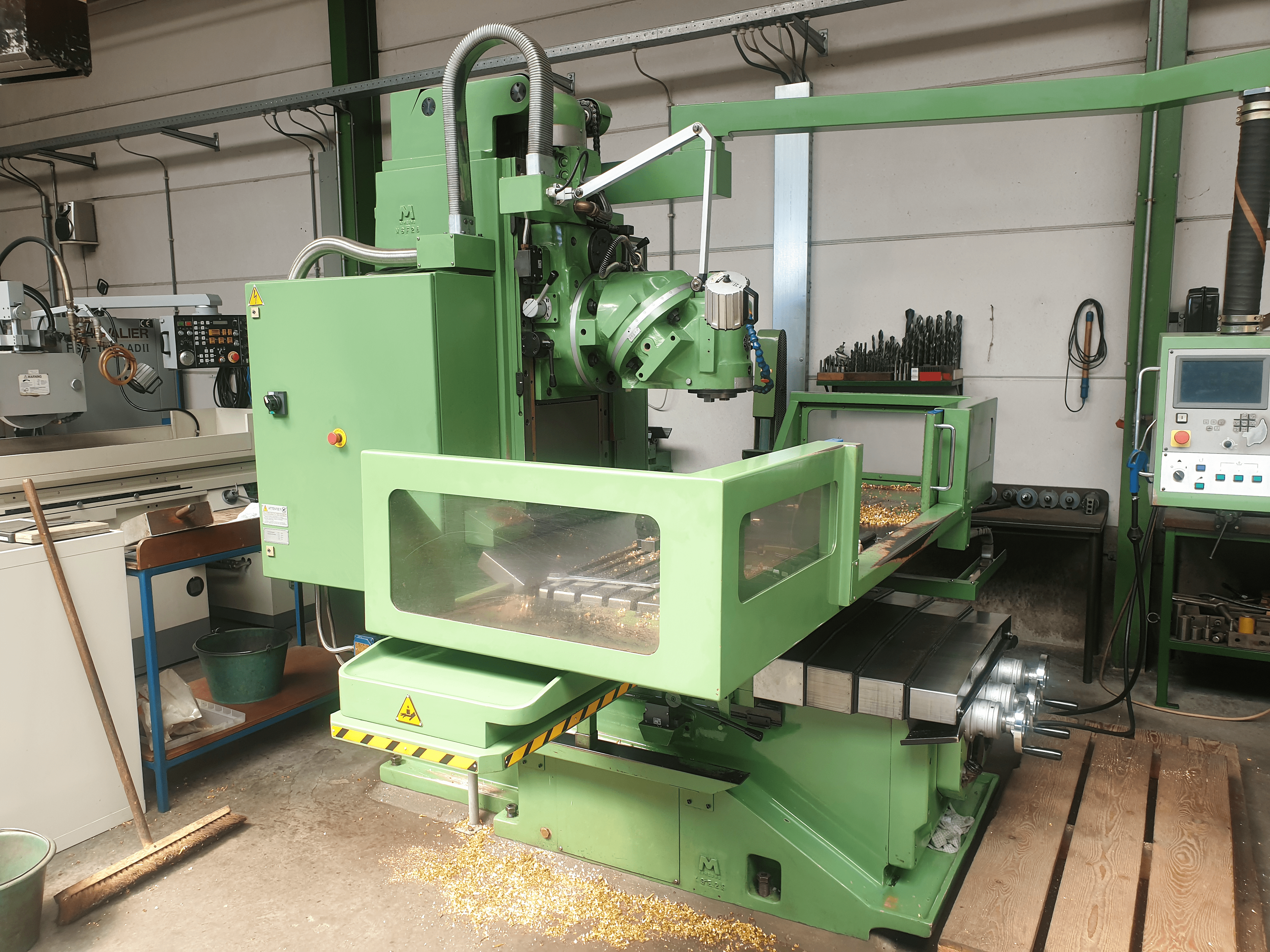 Gebruikt Kiheung KMB-U3 - Freesmachine - 1999