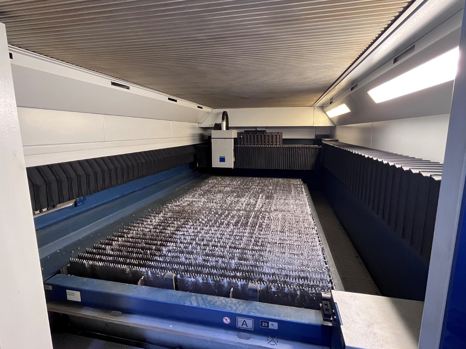 Used Trumpf TruLaser 3030 Fiber L49 I Laser Cutting I 2015
