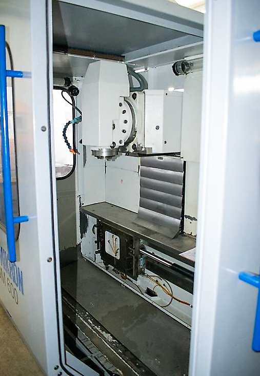 Gebruikt Mikron UM 600 - Verticaal bewerkingscentrum - 1998