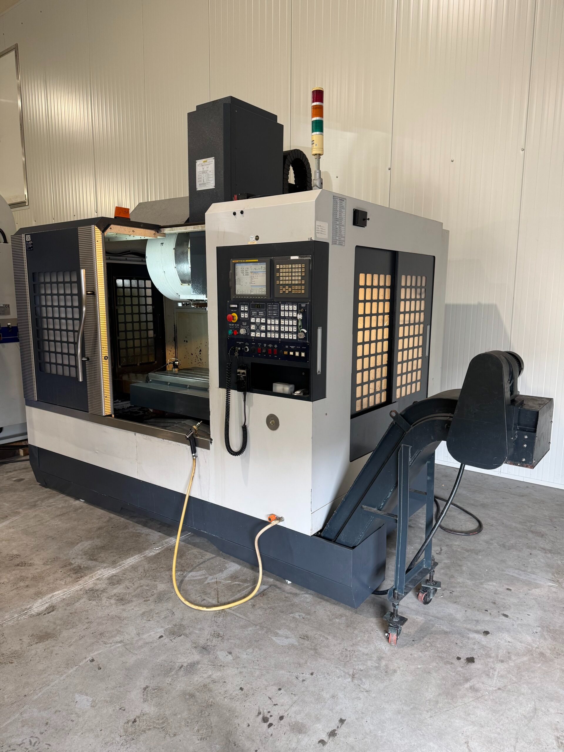 Used FEELER QM-40SA I CNC Milling Machine I 2007