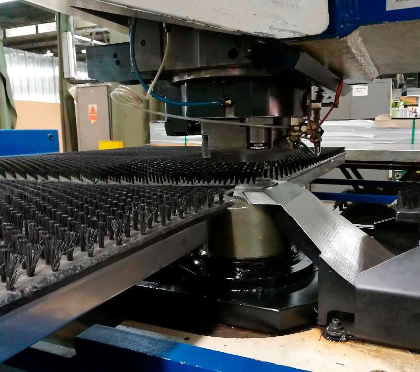 Gebruikt Trumpf Trumatic 2000 R - Lasersnijden - 1999