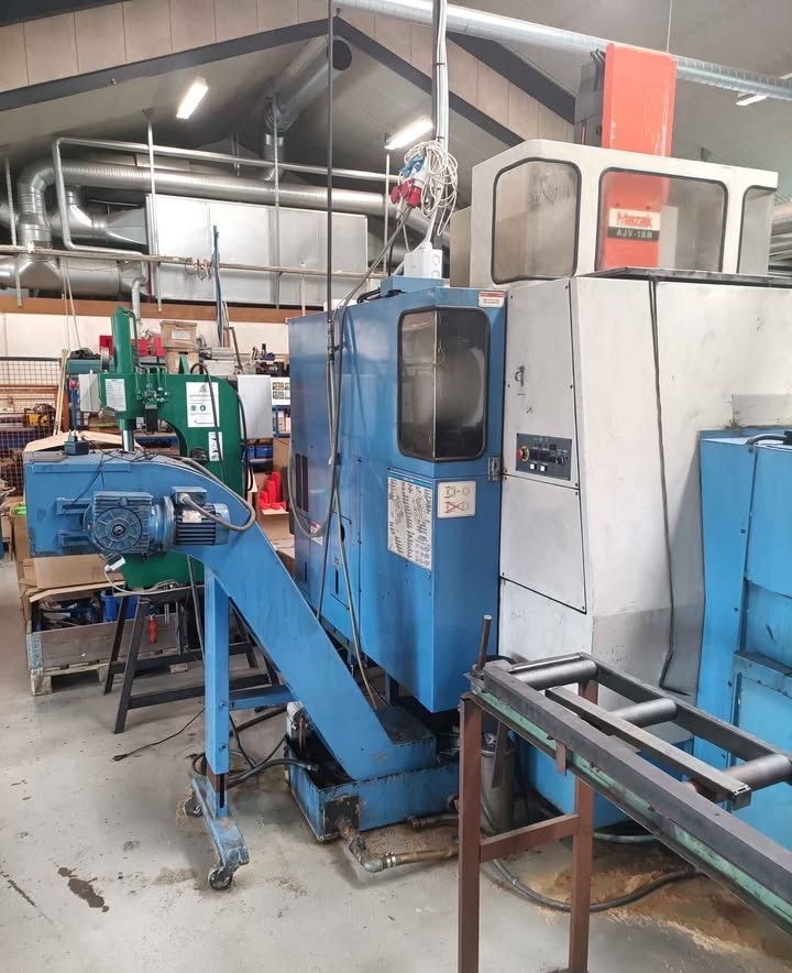 Used Mazak AJV 18/40 I Vertical Machining Center I 1991